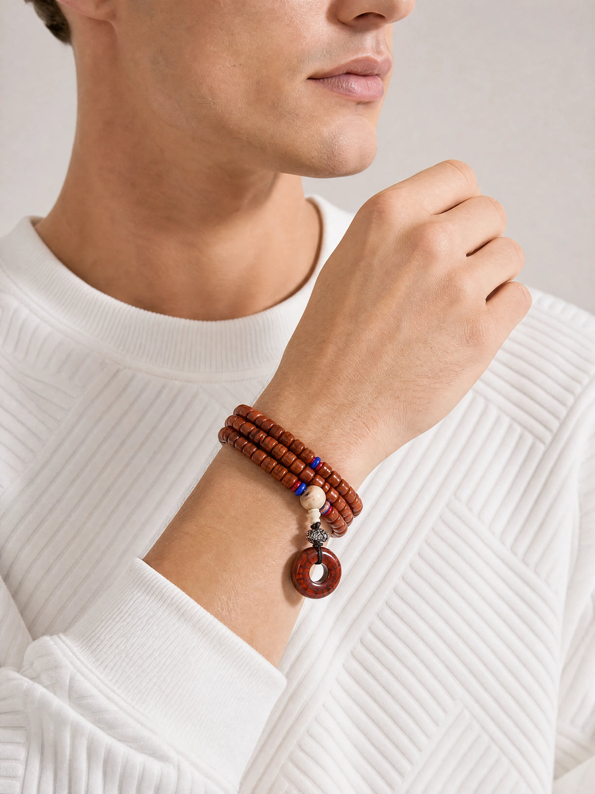 yak-bone-108-mala-peace-buckle-model-a-outfit-a-fashion-02
