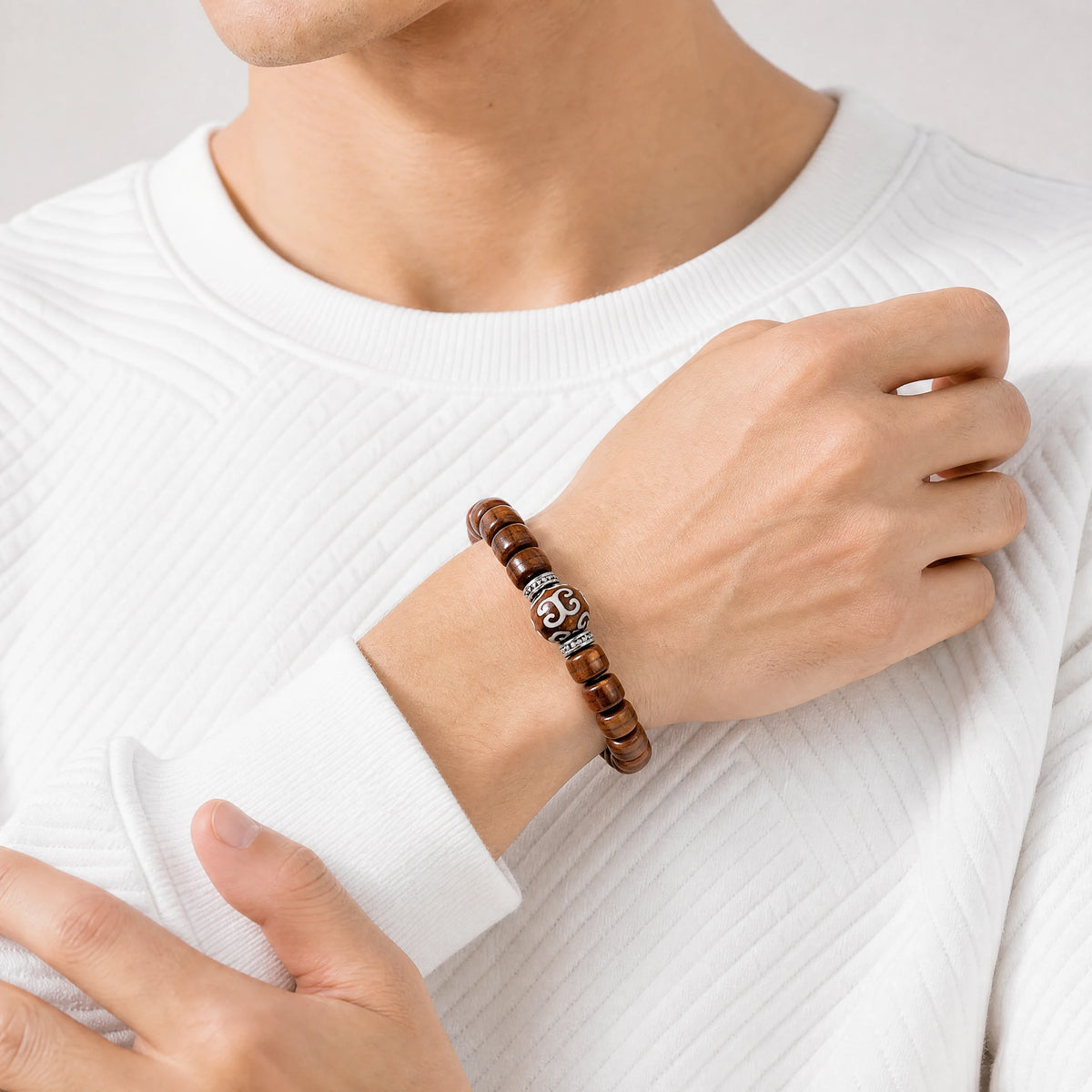 yak-bone-dzi-spacer-bracelet-model-a-outfit-a-fashion-03