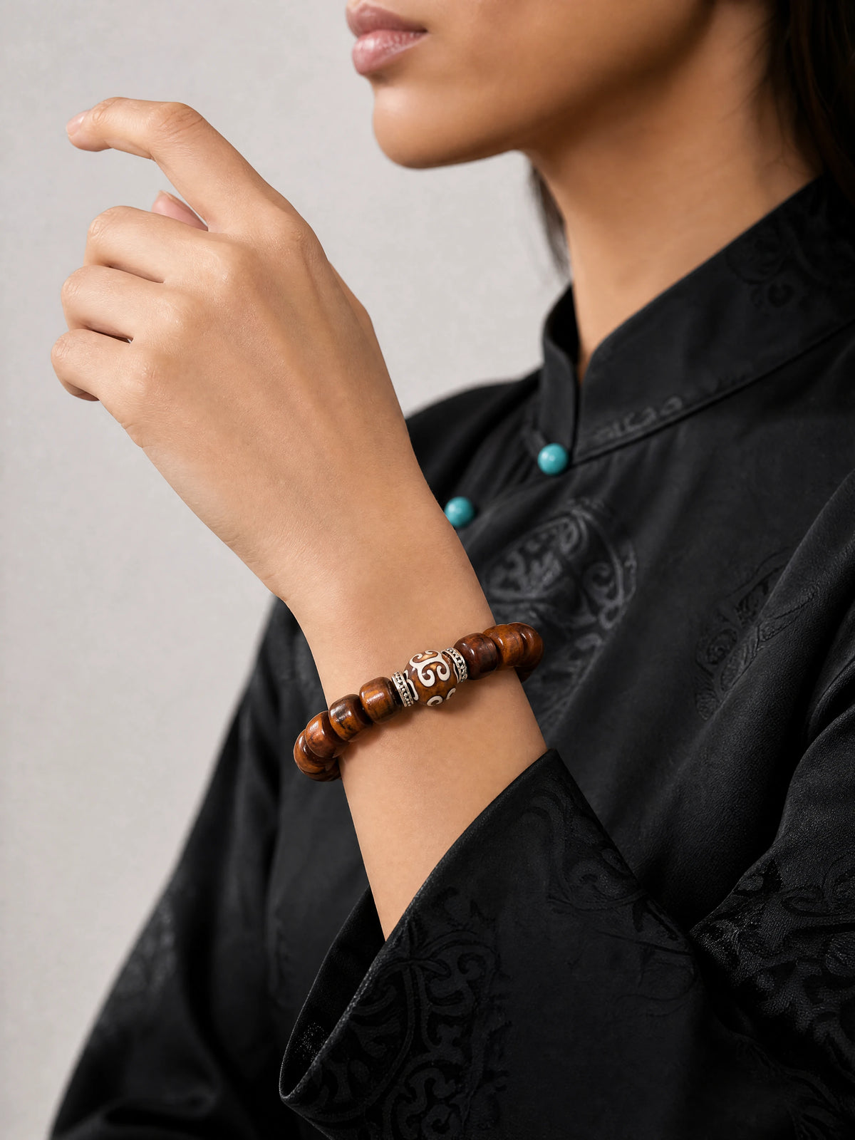yak-bone-dzi-spacer-bracelet-model-b-outfit-b-fashion-02