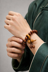 yak-bone-gourd-pendant-bracelet-model-a-outfit-a-fashion-03