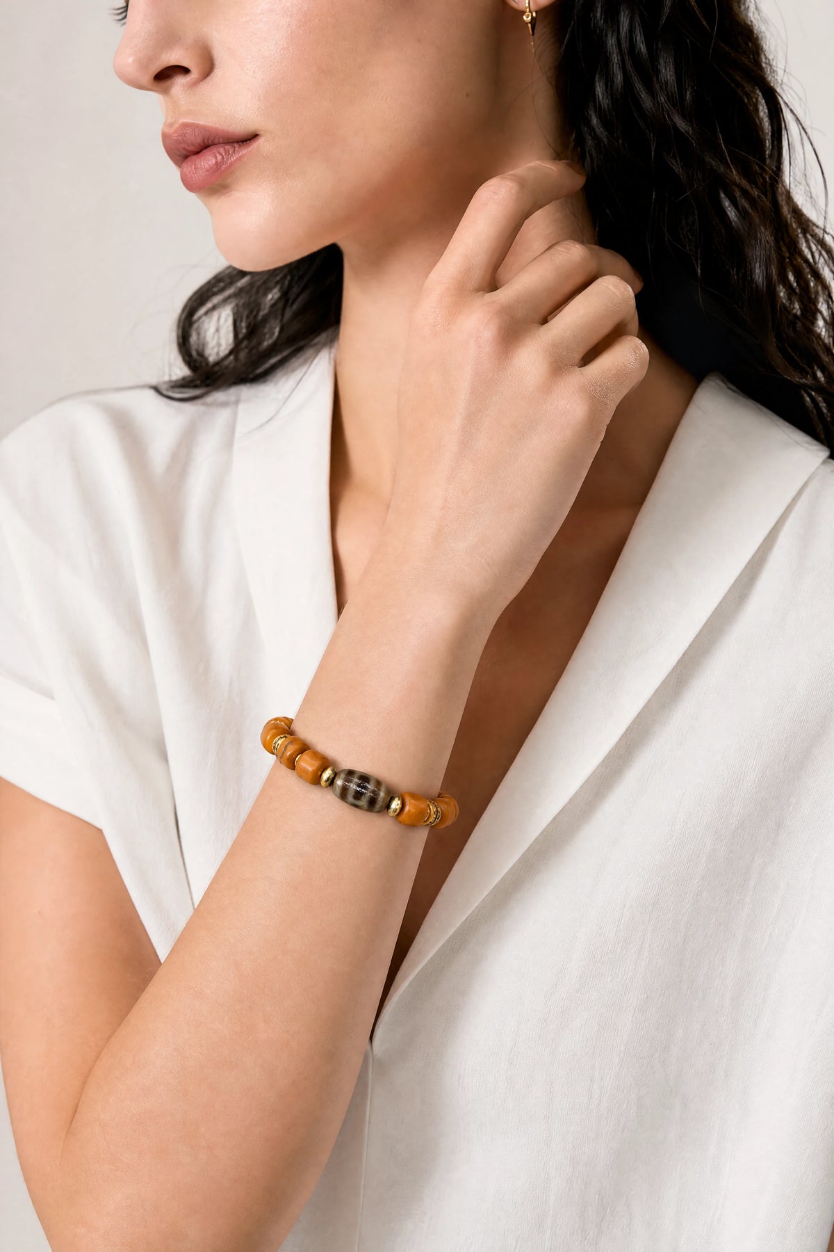 yak-bone-heaven-earth-dzi-bracelet-model-b-outfit-b-fashion-01