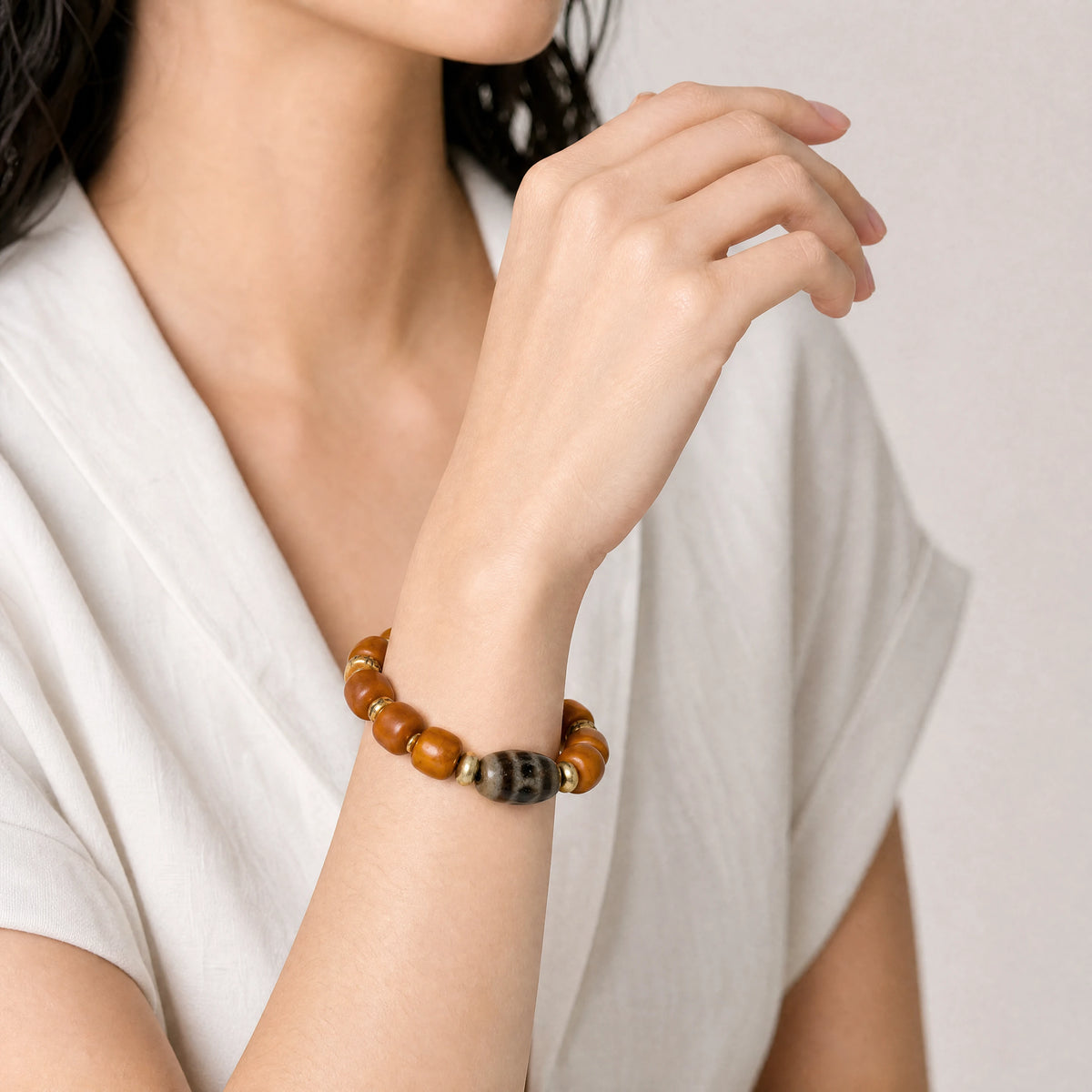 yak-bone-heaven-earth-dzi-bracelet-model-b-outfit-b-fashion-03