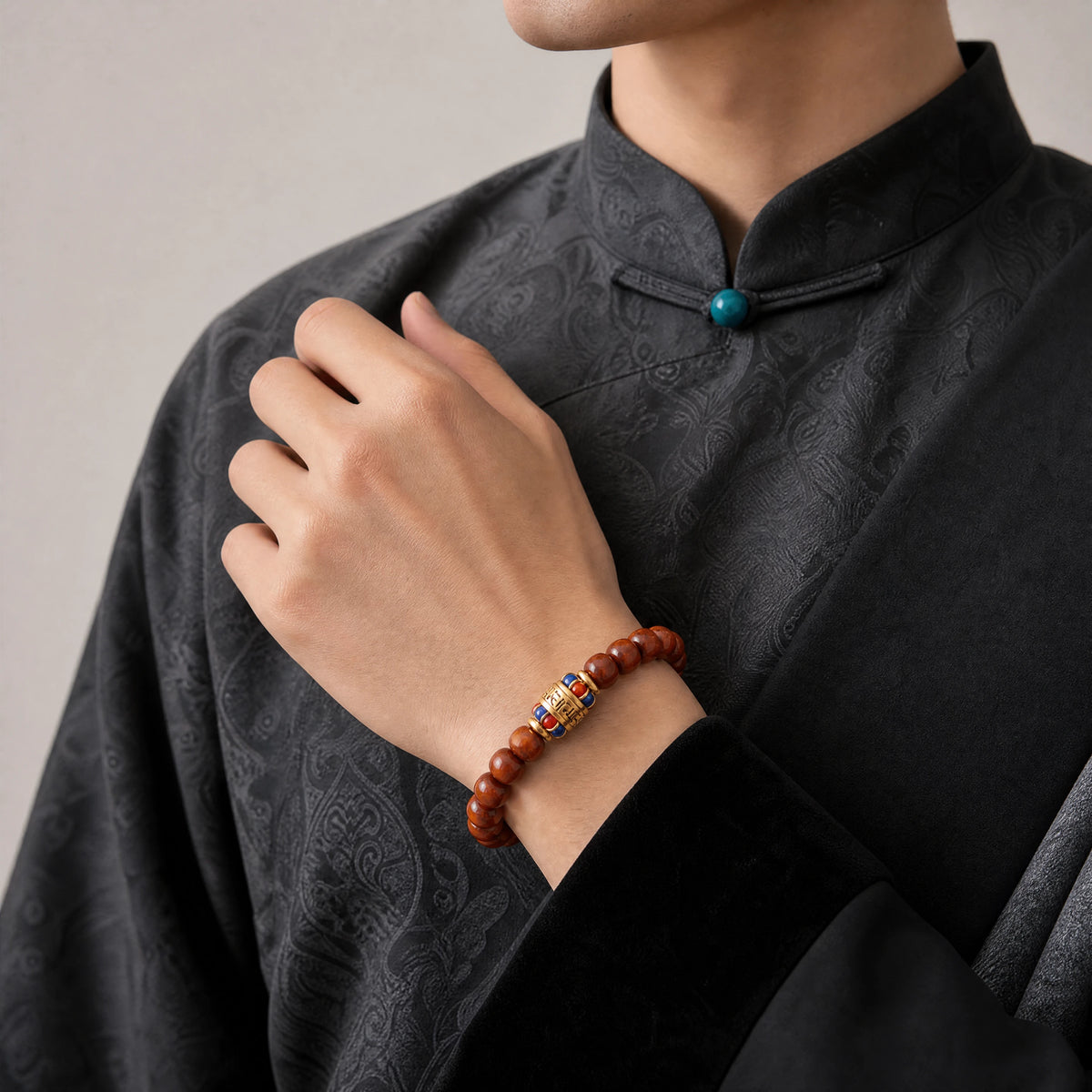 yak-bone-mantra-bracelet-model-a-outfit-a-fashion-03