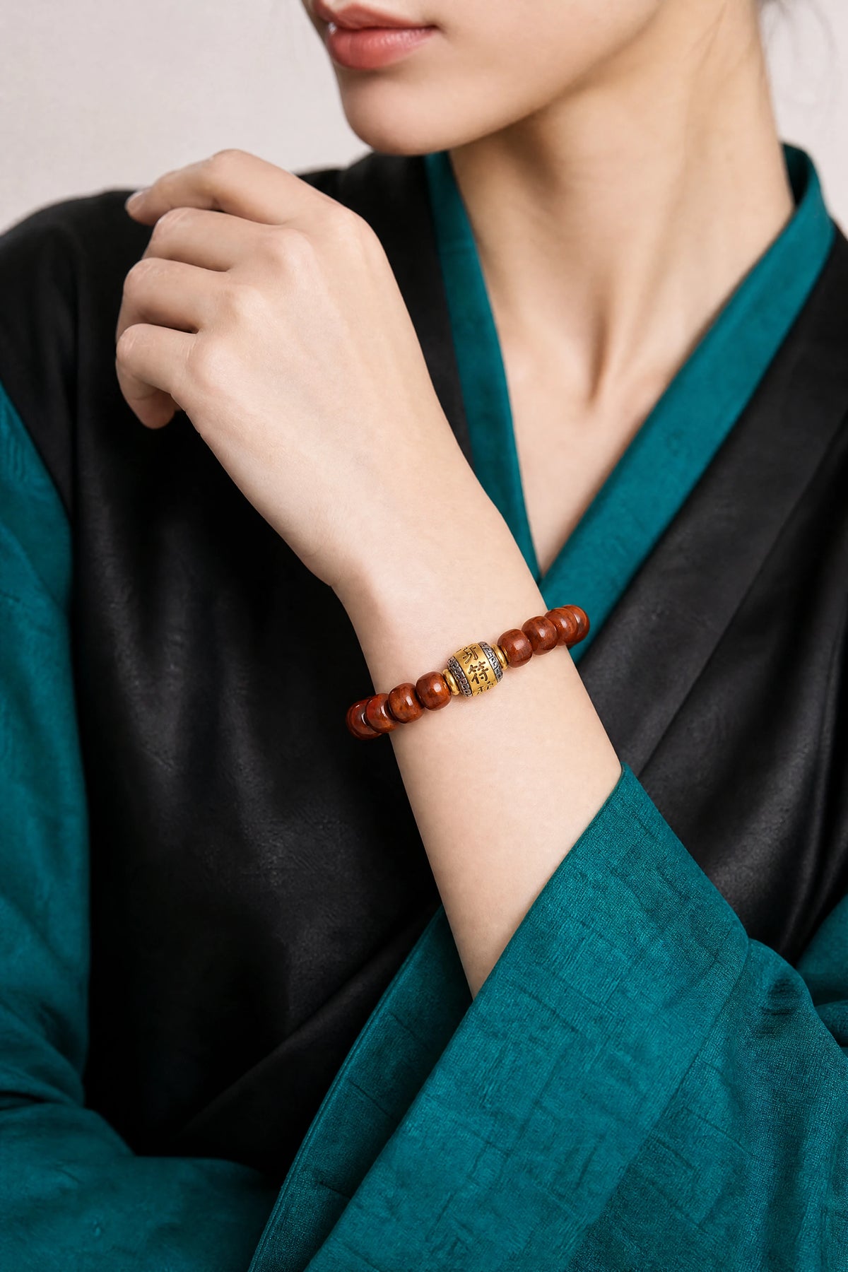 yak-bone-mantra-bracelet-model-b-outfit-b-fashion-01