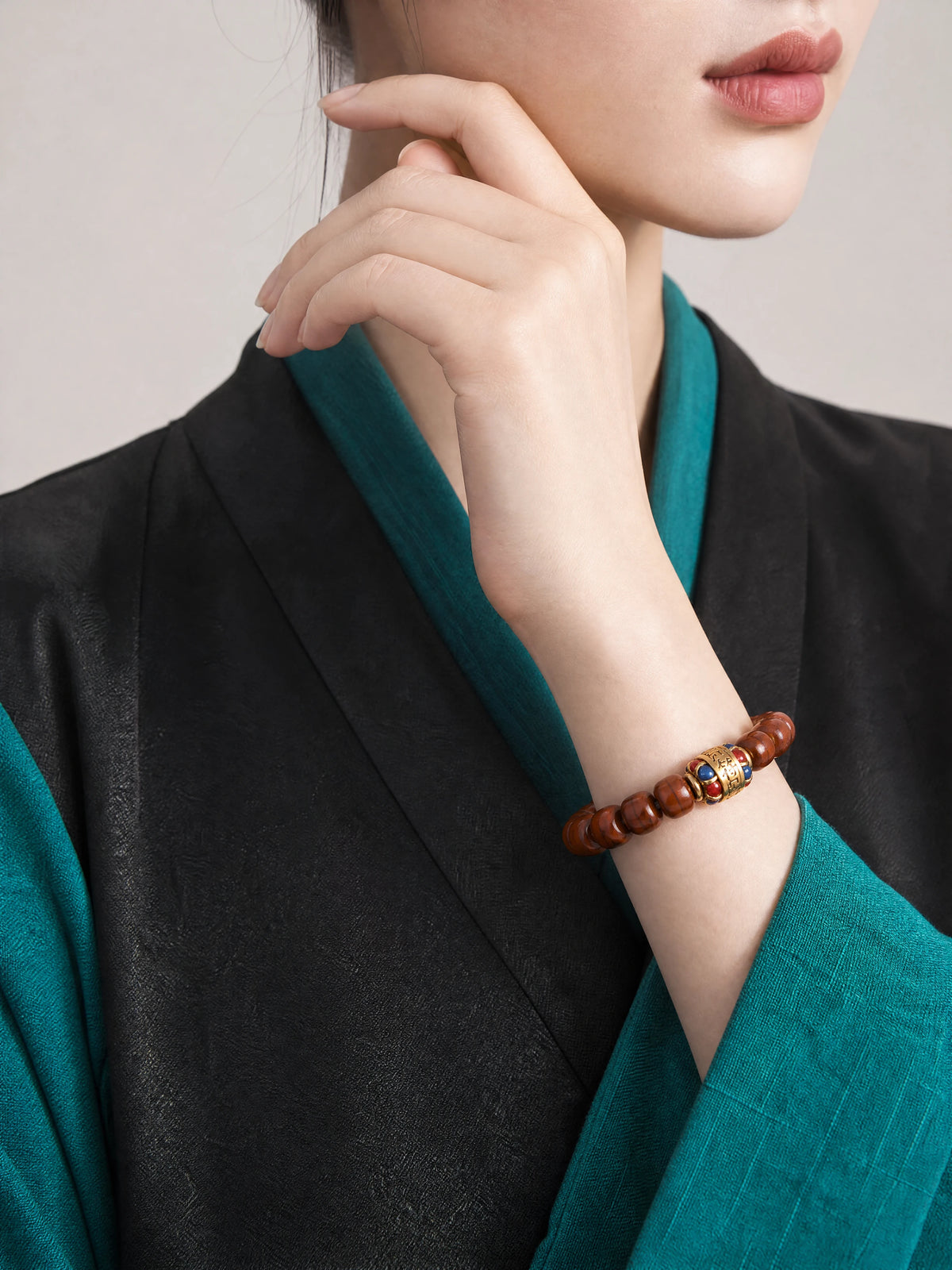 yak-bone-mantra-bracelet-model-b-outfit-b-fashion-02