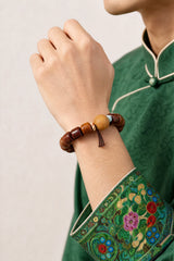 yak-bone-phoenix-eye-bodhi-bracelet-model-a-outfit-a-fashion-01