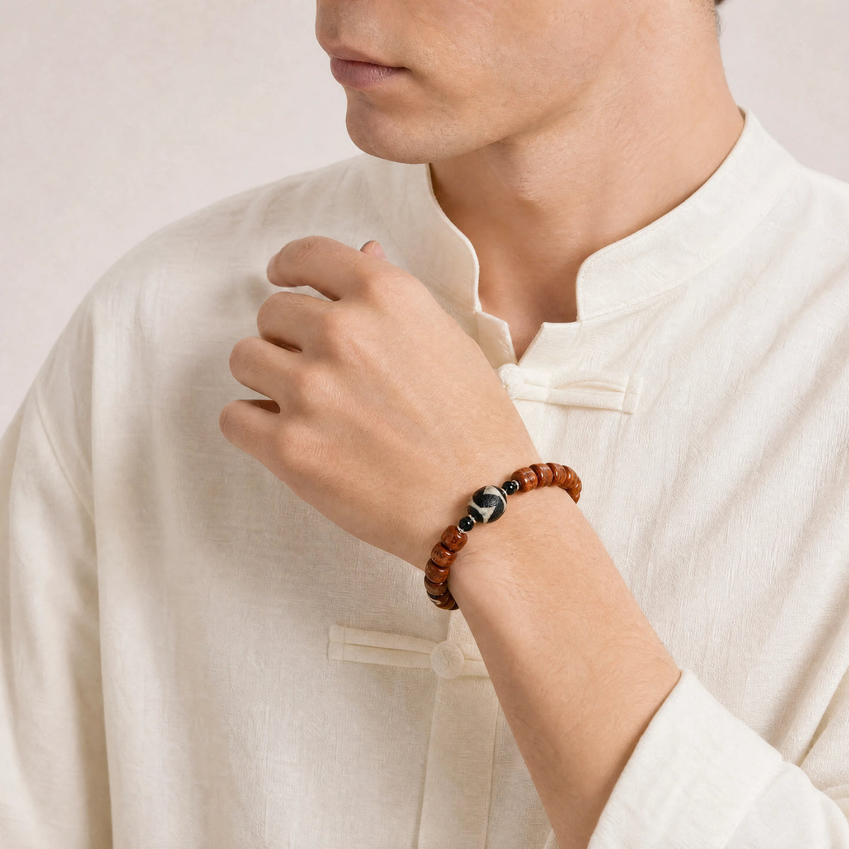 yak-bone-single-tiger-tooth-dzi-bracelet-model-a-outfit-a-fashion-01