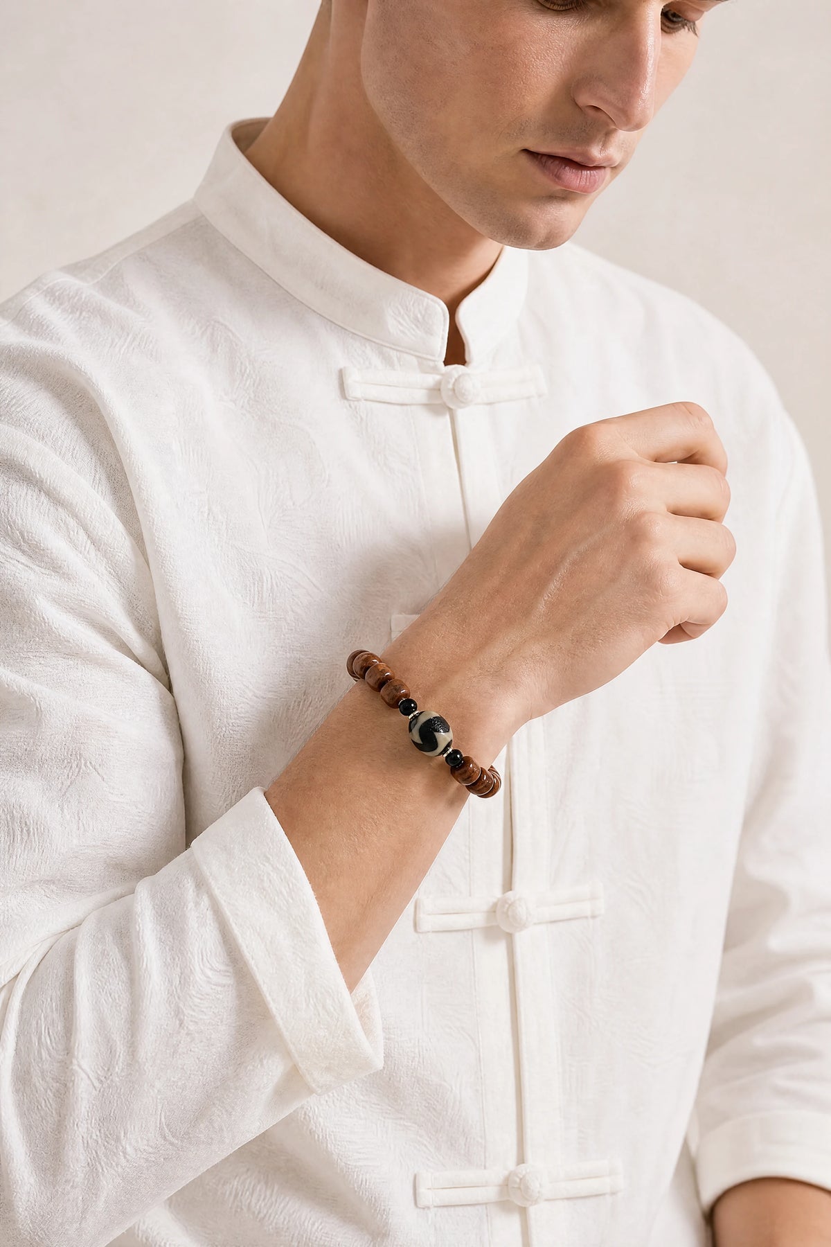 yak-bone-single-tiger-tooth-dzi-bracelet-model-a-outfit-a-fashion-02