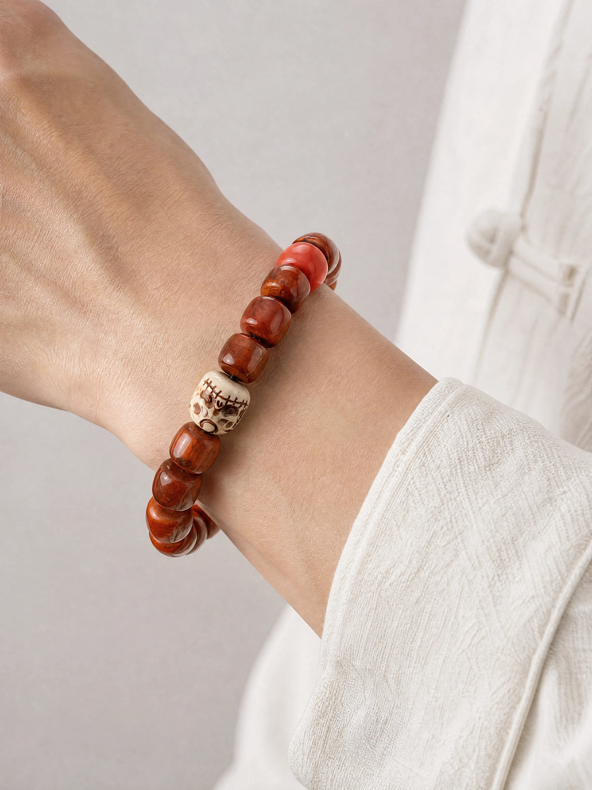 yak-bone-skull-focal-bracelet-model-a-outfit-a-closeup-01