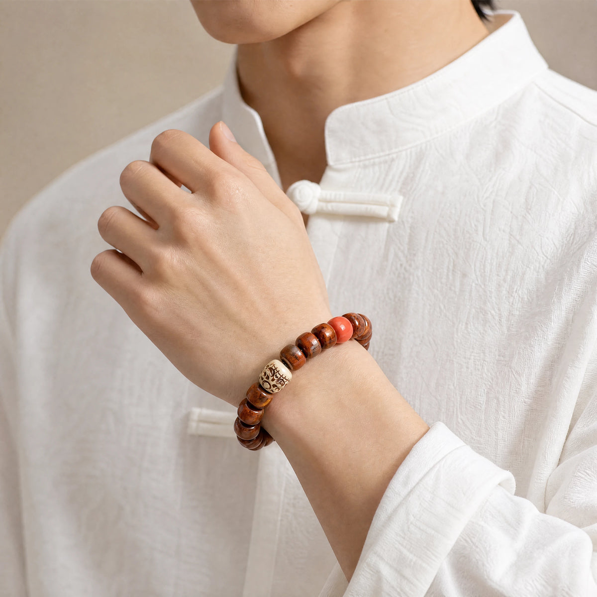 yak-bone-skull-focal-bracelet-model-a-outfit-a-fashion-01