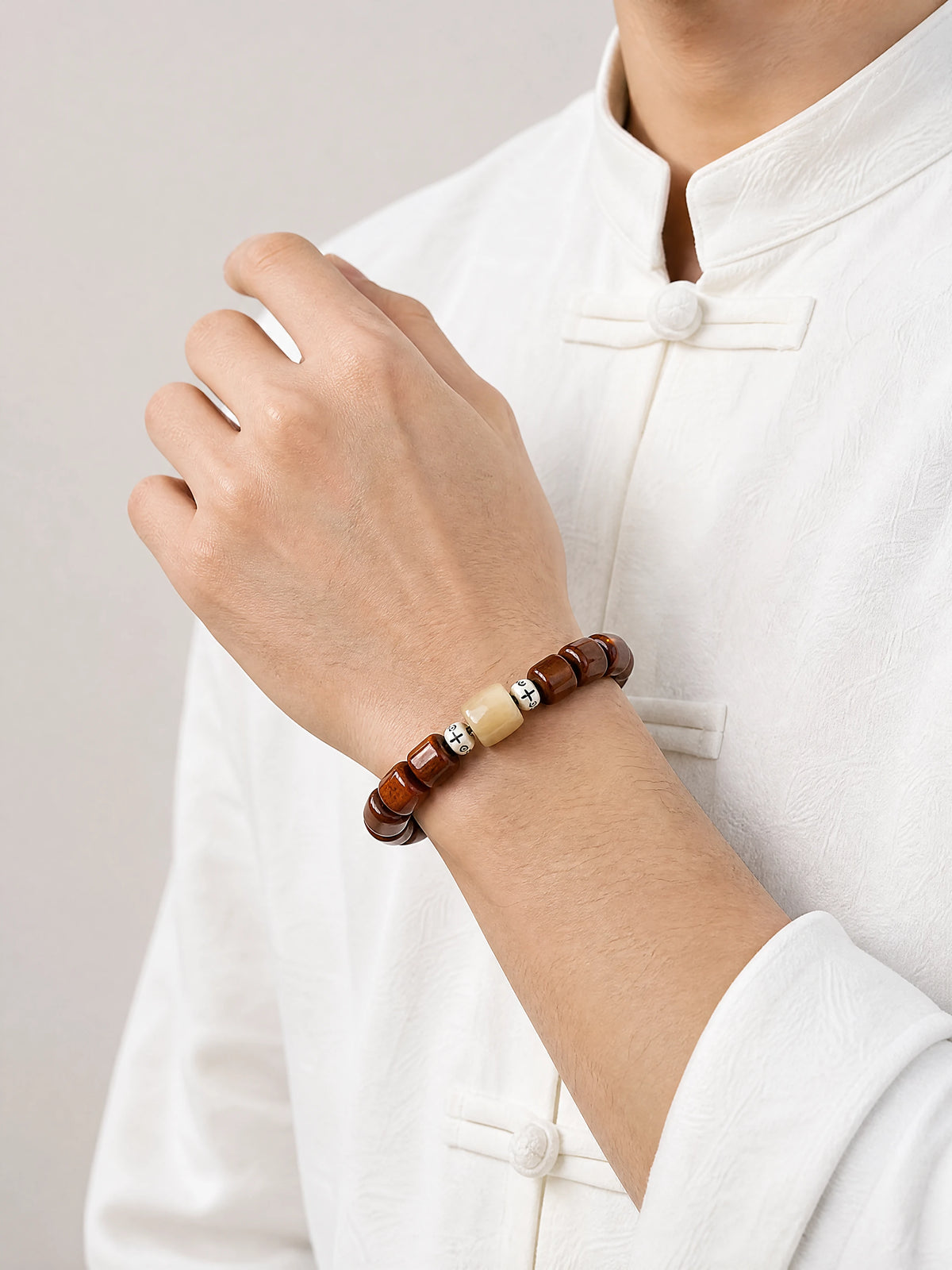 yak-bone-talisman-bracelet-model-a-outfit-a-fashion-03