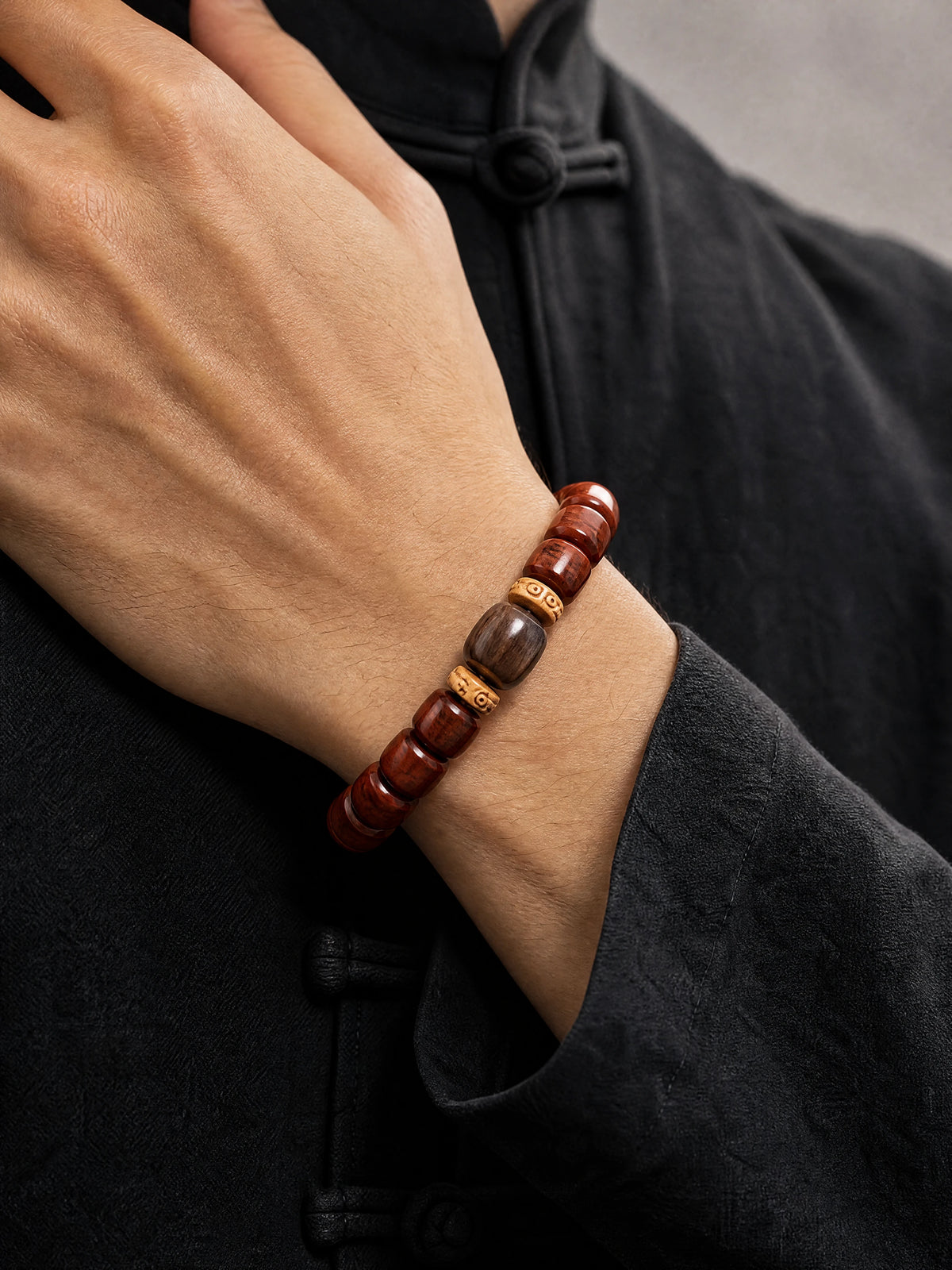 yak-bone-tibetan-horn-bracelet-model-a-outfit-a-closeup-01