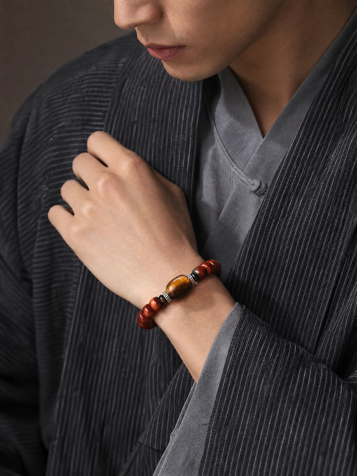 yak-bone-tiger-eye-bracelet-two-profiles-model-a-outfit-a-fashion-02