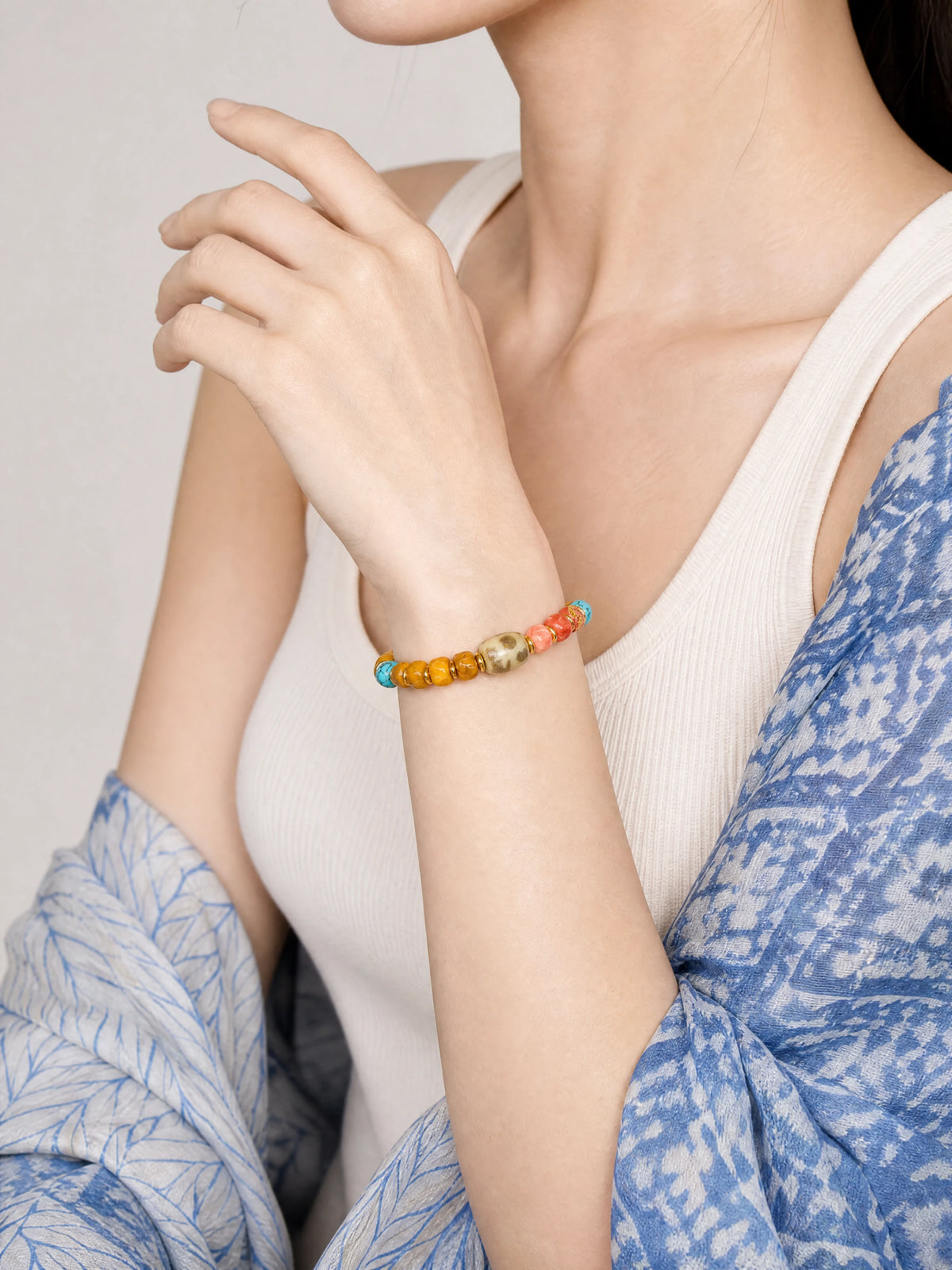 yak-bone-treasure-vase-dzi-bracelet-model-b-outfit-b-fashion-02