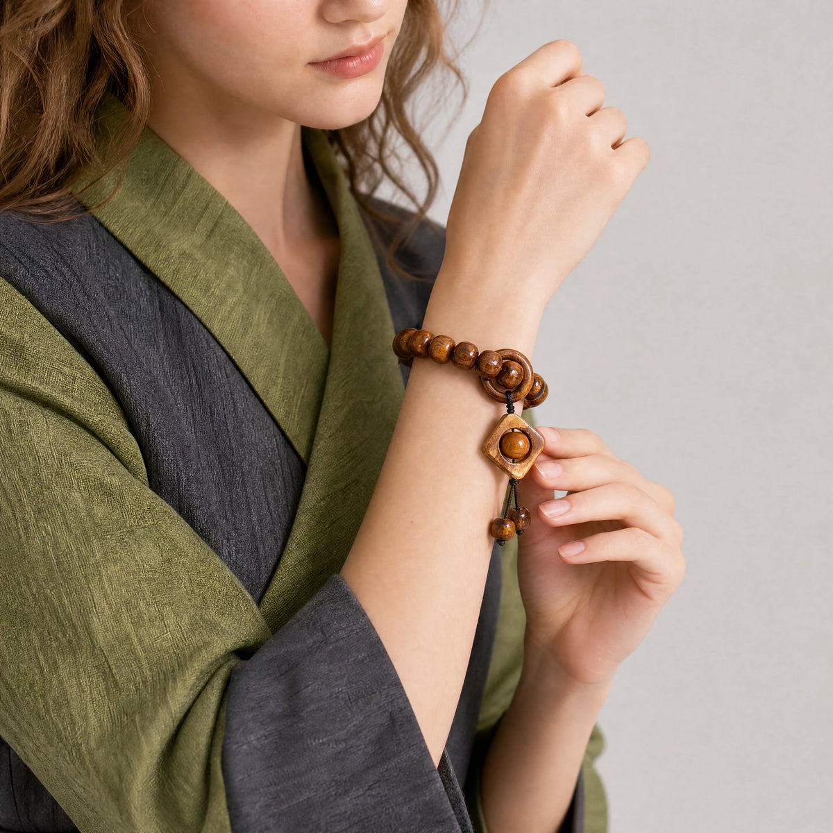 yak-bone-turning-fortune-charm-bracelet-model-b-outfit-b-fashion-03