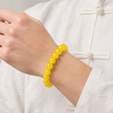 yellow-agate-bracelet-confidence-model-a-outfit-a-closeup-01