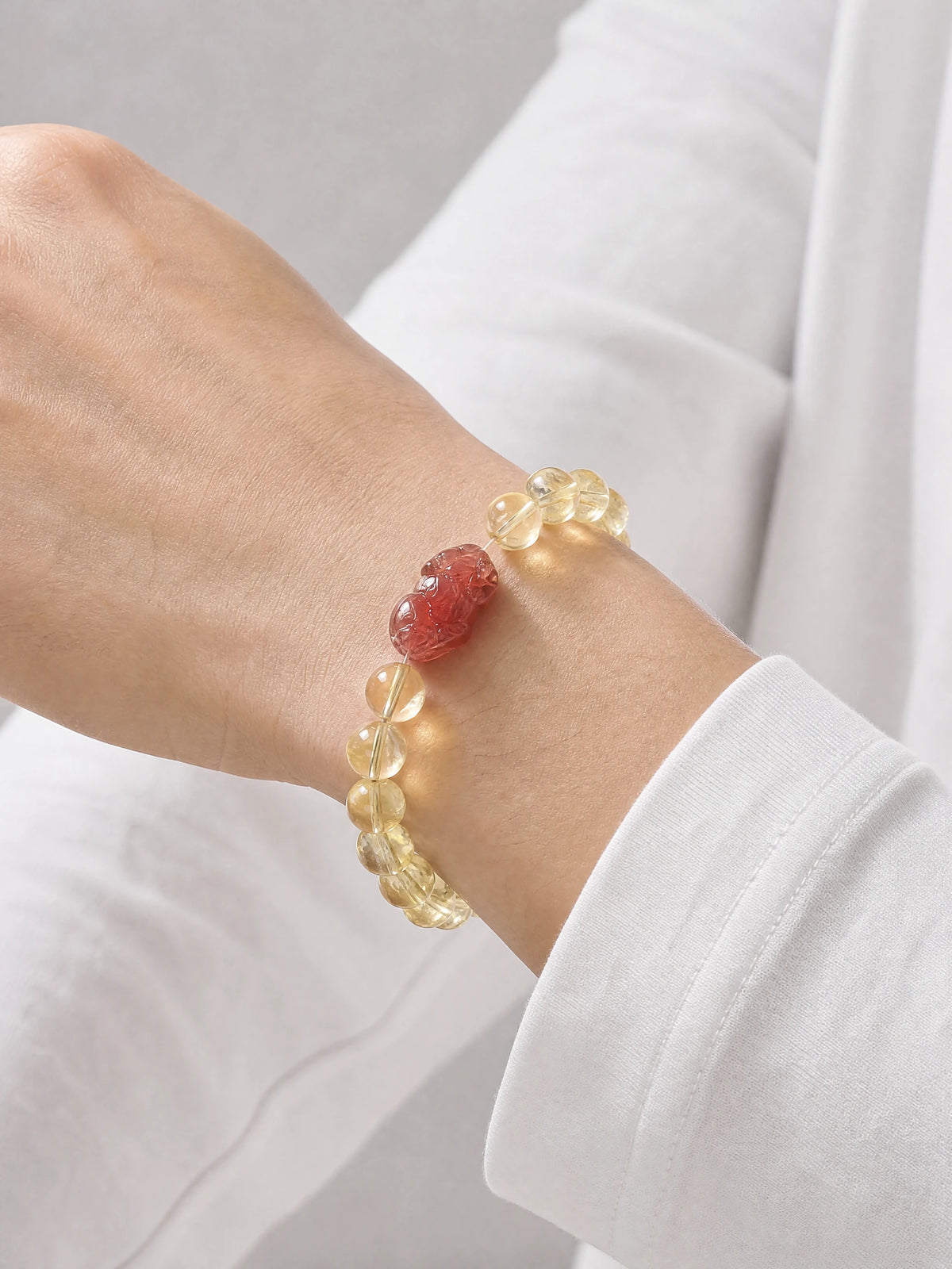yellow-citrine-pixiu-bracelet-model-a-outfit-a-closeup-01