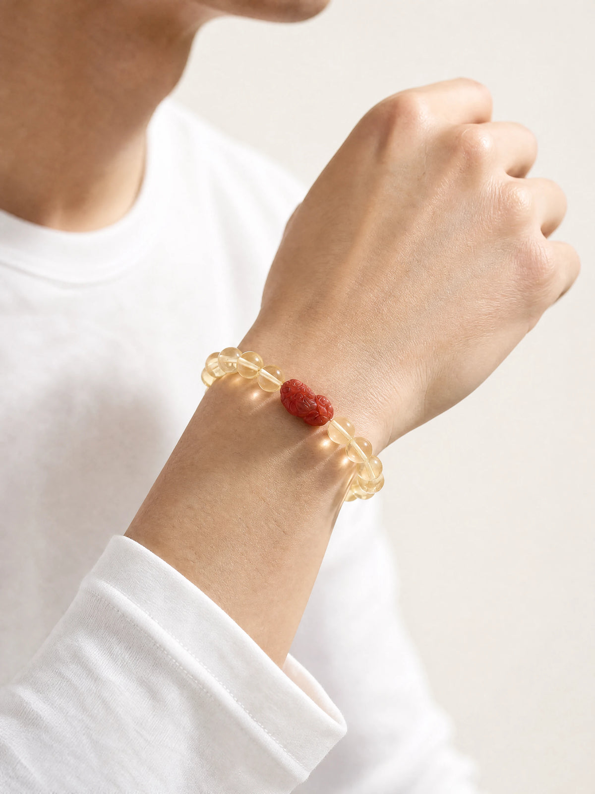 yellow-citrine-pixiu-bracelet-model-a-outfit-a-fashion-03