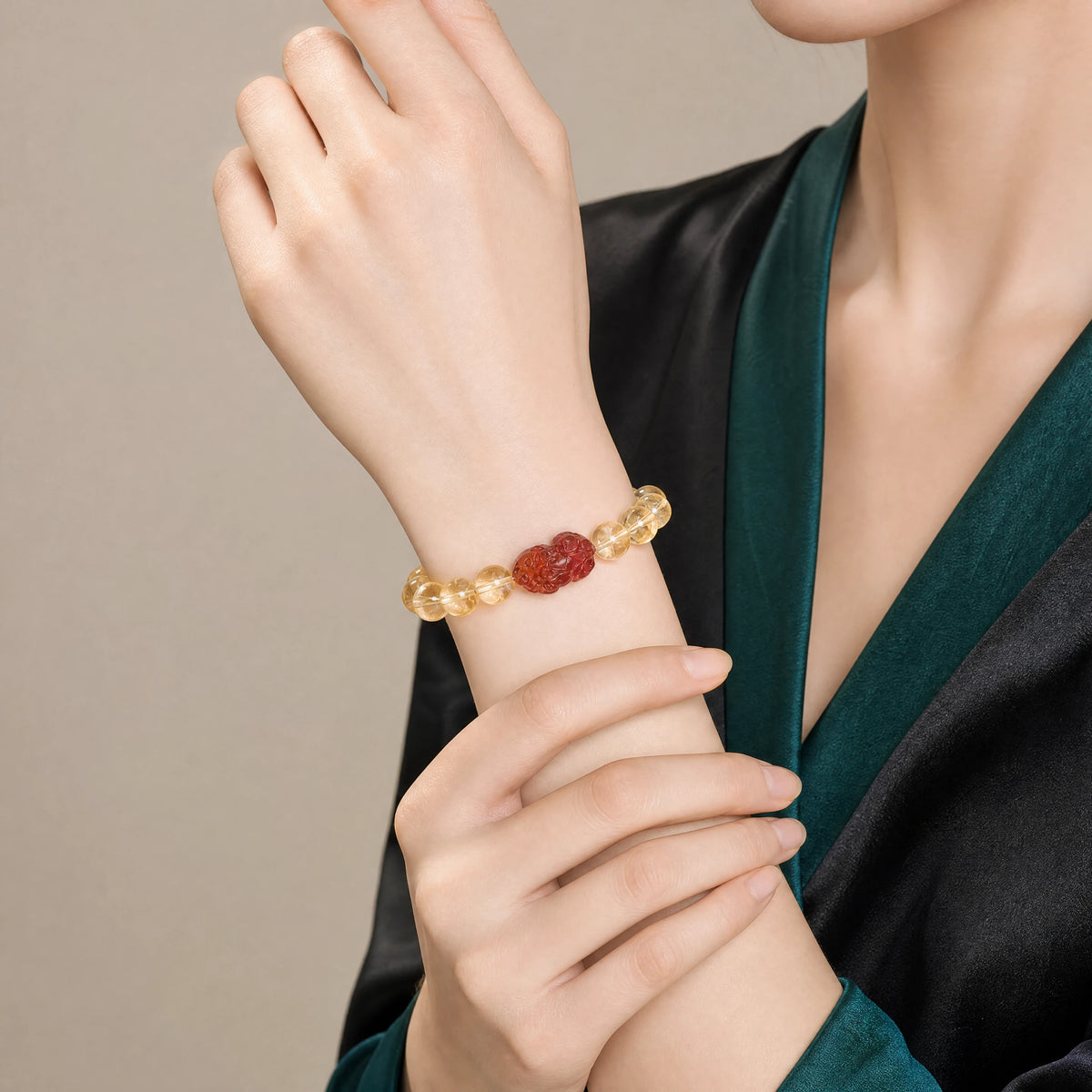 yellow-citrine-pixiu-bracelet-model-b-outfit-b-fashion-01