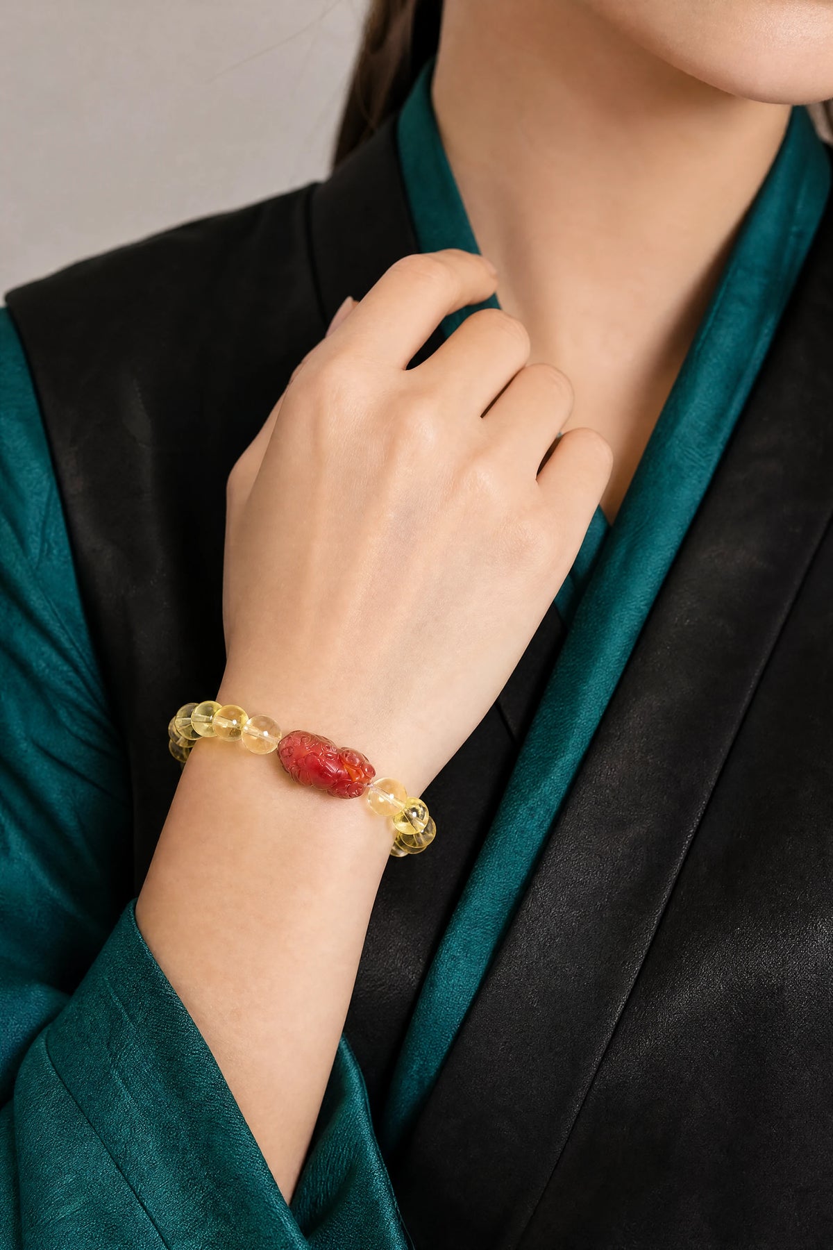 yellow-citrine-pixiu-bracelet-model-b-outfit-b-fashion-02
