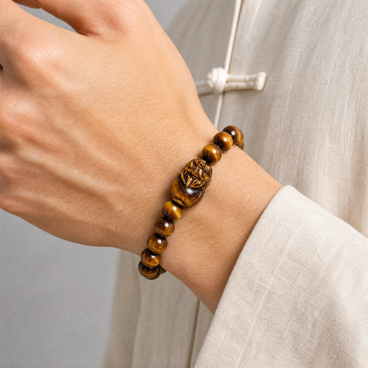 yellow-tiger-eye-pixiu-bracelet-model-a-outfit-a-closeup-01